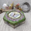 Szkatułka "Lawendowy Motyl" – ręcznie zdobione pudełko decoupage